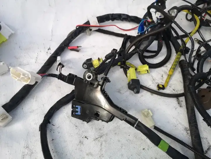 Toyota Camry (2017 - 2020)  821610XT90 Другой проводник