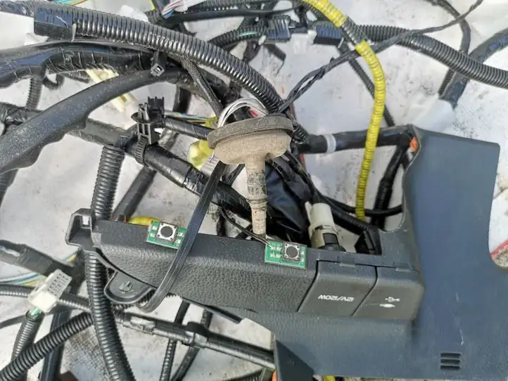 Toyota Camry (2017 - 2020)  821610XT90 Другой проводник