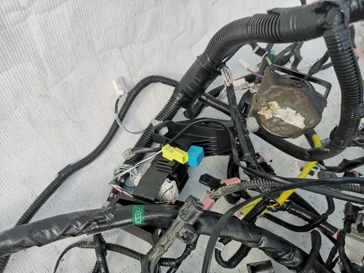 Toyota Camry (2017 - 2020)  821610XT90 Другой проводник