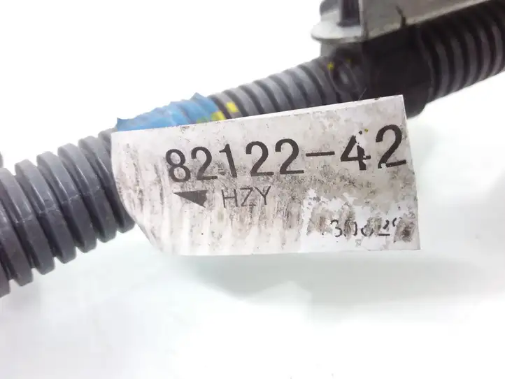 Toyota RAV 4 (XA40) (2012 - 2018) 8212242110 Прочая электропроводка — фото 5
