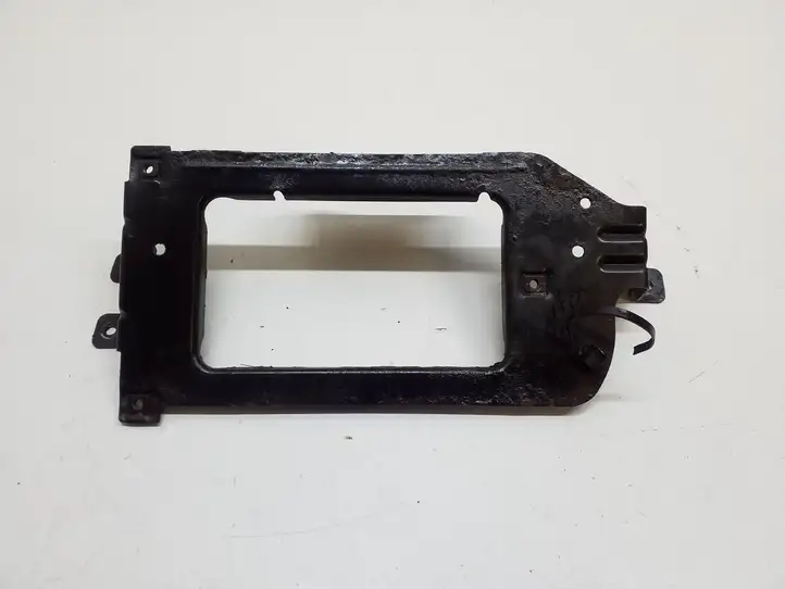 Chrysler Town and Country (2010 - 2016)  68091899AC Держатель блока управления двигателем