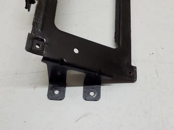 Chrysler Town and Country (2010 - 2016)  68091899AC Держатель блока управления двигателем