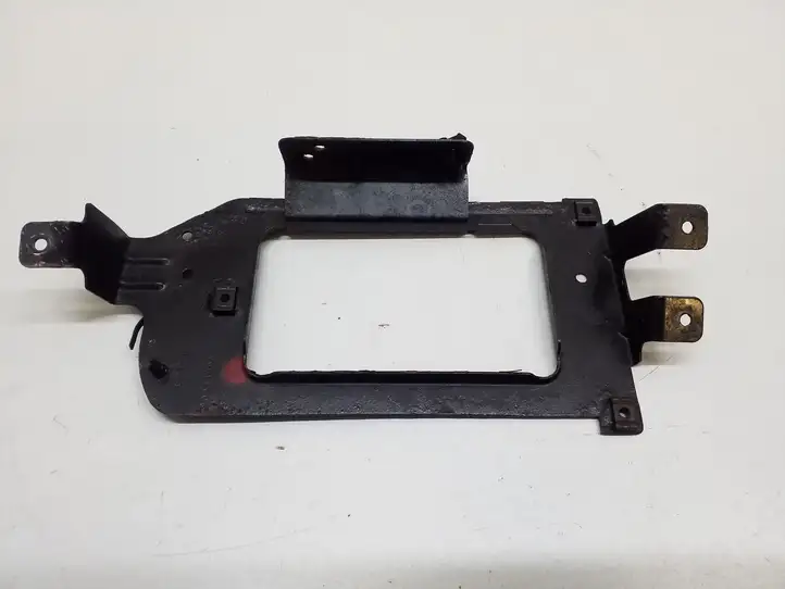 Chrysler Town and Country (2010 - 2016)  68091899AC Держатель блока управления двигателем