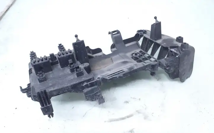 BMW 1 F20 F21 (2011 - 2019) 7608107 Кронштейн ЭБУ двигателя — фото 2