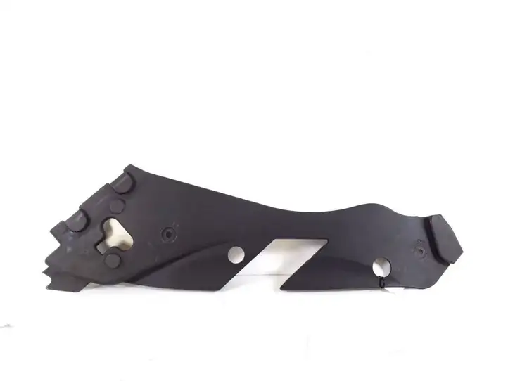 Mercedes-Benz C W204 (2007 - 2014)  A2048260124 Накладка замка капота