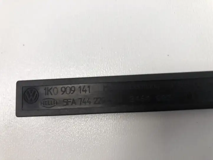 Volkswagen PASSAT B7 (2011 - 2014) 1K0909141 Блок бесключевого доступа — фото 3
