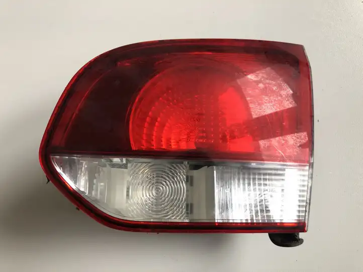 Volkswagen Golf VI (2009 - 2013) 5K0945094K Задний фонарь в крышке багажника — фото 1