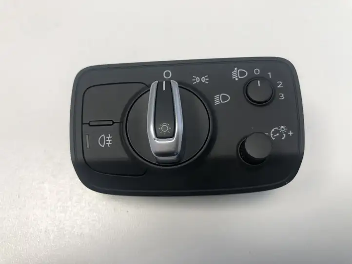 Audi A3/S3 8V (2012 - 2016) 8V0941531M Включатель фонарей — фото 1