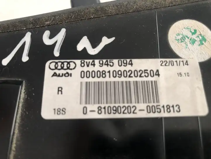 Audi A3/S3 8V (2012 - 2016) 8V4945094 Задний фонарь в крышке багажника — фото 2