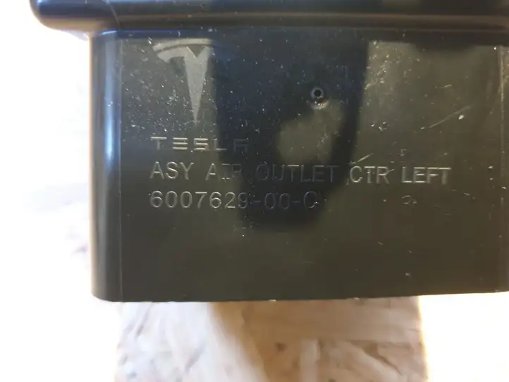 Tesla Model S (2012 - 2016) 1004518 Боковой воздушный дефлектор — фото 5