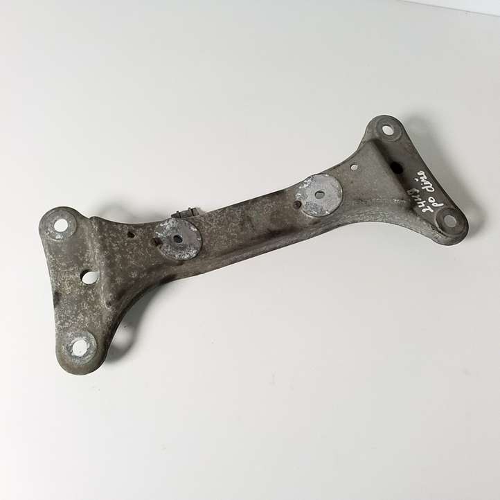 BMW 3 E90 E91 (2005 - 2012)  6778059 Кронштейн