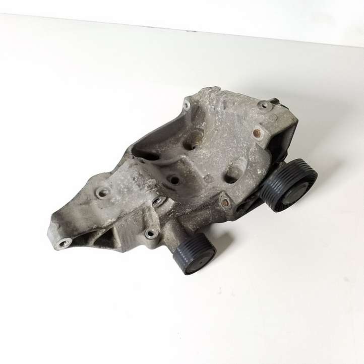 BMW 3 E90 E91 (2005 - 2012)  7802639 Кронштейн
