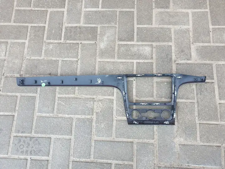 Volkswagen PASSAT B7 (2011 - 2014) 561857212B Отделка внутренней панели салона — фото 5