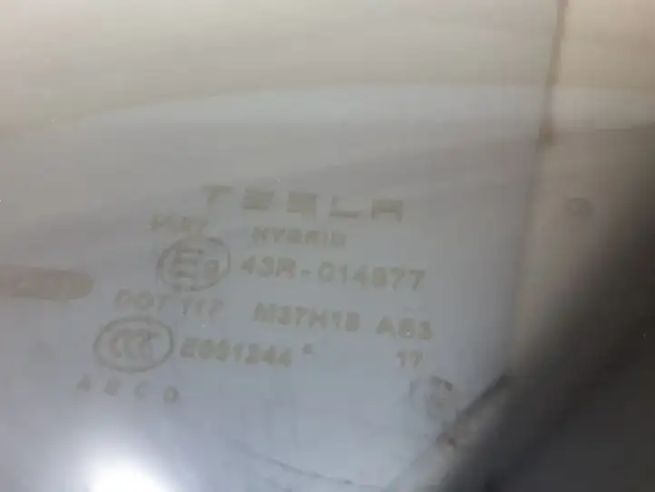 Tesla Model X (2015 - 2021) 103490300G Стекло задней двери — фото 2
