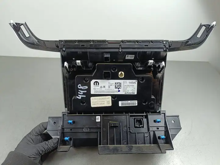 Jeep (2023 - ) 68375145AI Магнитола / мультимедийная система — фото 2
