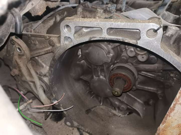 Mitsubishi Grandis (2003 - 2012)   Механическая коробка передач, 6 передач
