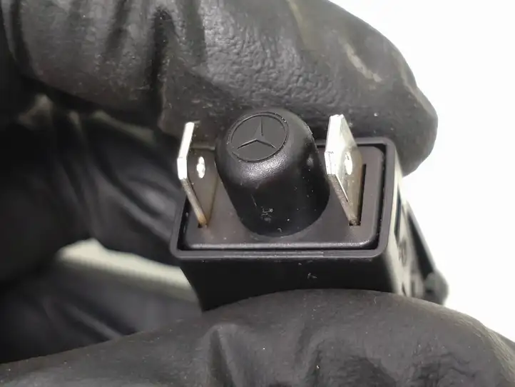 Mercedes-Benz (2013 - ) 0015458714 Датчик стояночного тормоза — фото 3