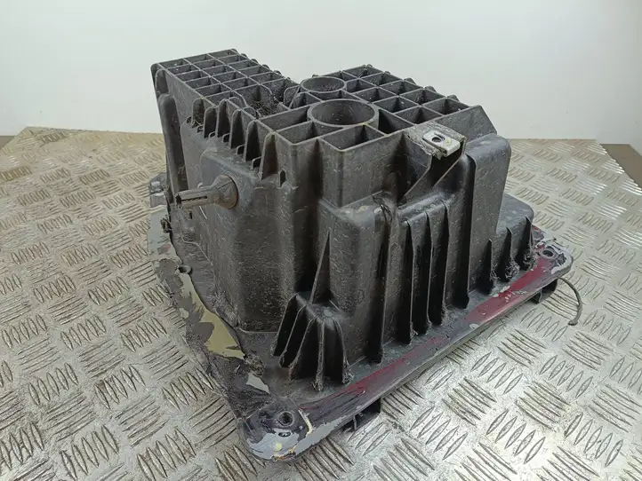 Jeep (2023 - ) Ящик аккумулятора — фото 5