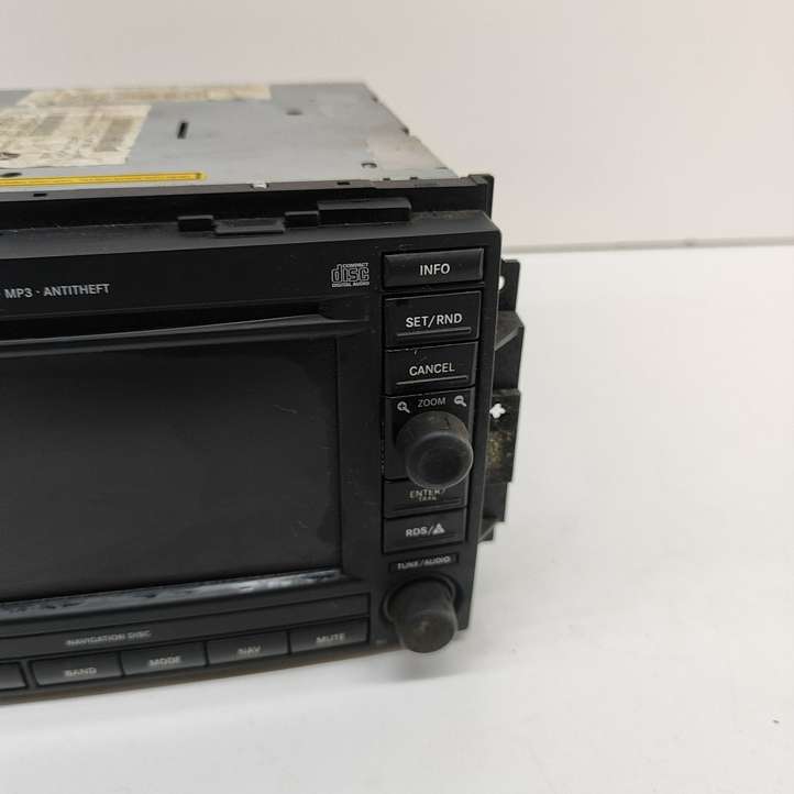 Jeep Grand Cherokee (2004 - 2010)  05091508AH Радио/ проигрыватель CD/DVD / навигация