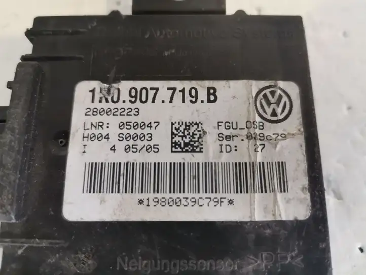 Skoda Fabia Mk1 (6Y) (1999 - 2007) 1K0907719B Блок управления сигнализацией — фото 3