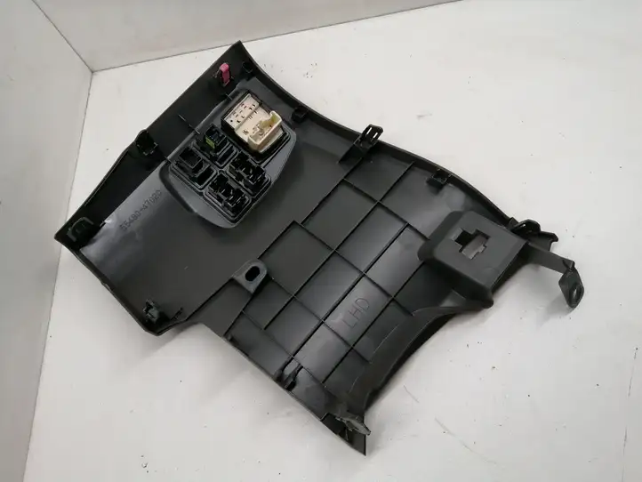 Toyota Prius (XW30) (2009 - 2015) 5548047020 Нижняя отделка панели приборов — фото 6
