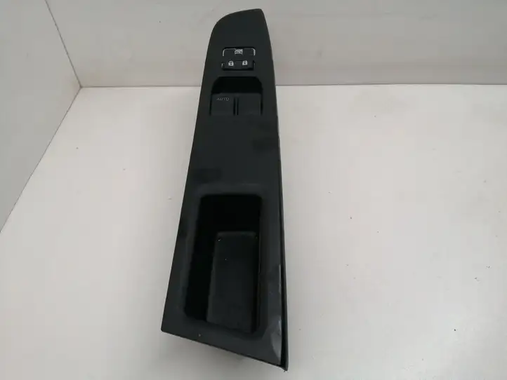 Toyota Yaris (2014 - 2019) 742320D680 Блок кнопок стеклоподъемников — фото 2