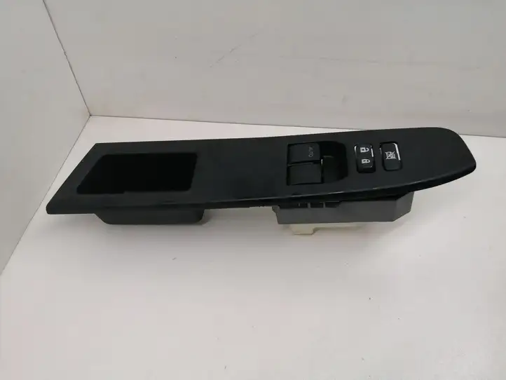 Toyota Yaris (2014 - 2019) 742320D680 Блок кнопок стеклоподъемников — фото 5