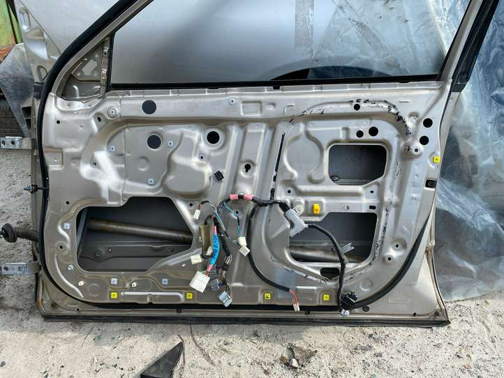 Lexus GS 300 350 430  (2000 - 2004)   Дверь