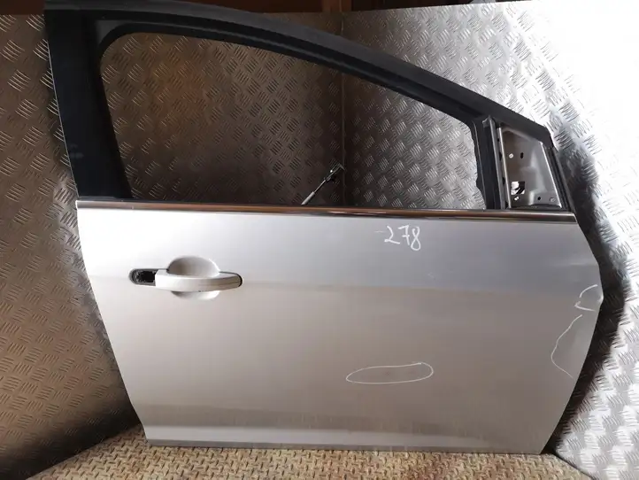 Ford Focus (2015 - 2019) Дверь — фото 1
