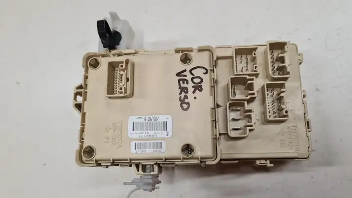Toyota Corolla Verso AR10 (2004 - 2009) 892210F010 Блок предохранителей — фото 3