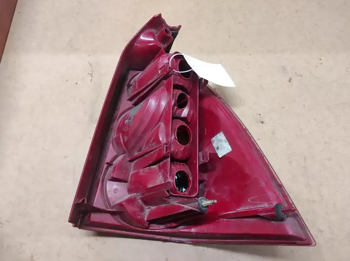 Peugeot 307 CC (2001 - 2005) 26674T0206 Задний фонарь в кузове — фото 3