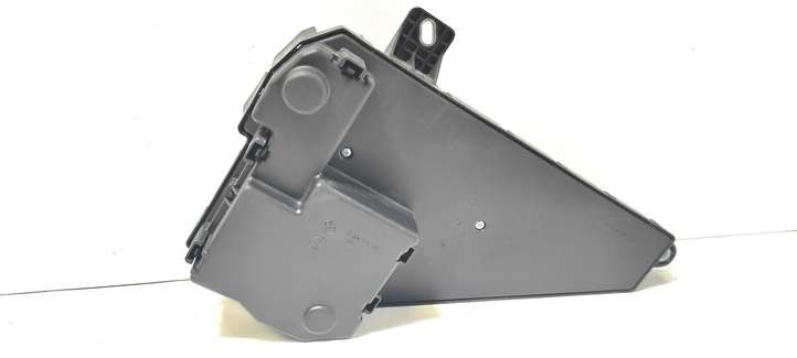 BMW 5 E60 E61 (2004 - 2010)  6906618 Блок предохранителей