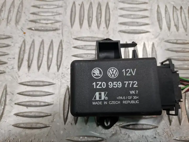 Volkswagen PASSAT B6 (2005 - 2010) 1Z0959772 Прочие блоки управления — фото 2