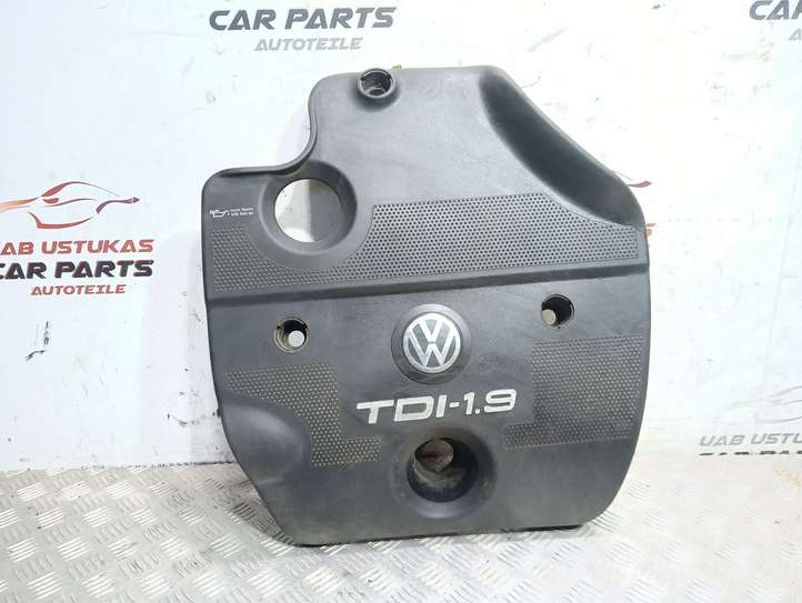 Volkswagen Bora (1998 - 2005)   Крышка двигателя (отделка)