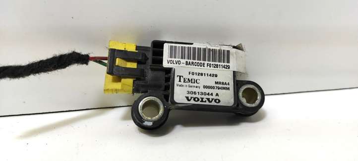 Volvo S40 (2000 - 2004)  30613044A Датчик удара надувных подушек