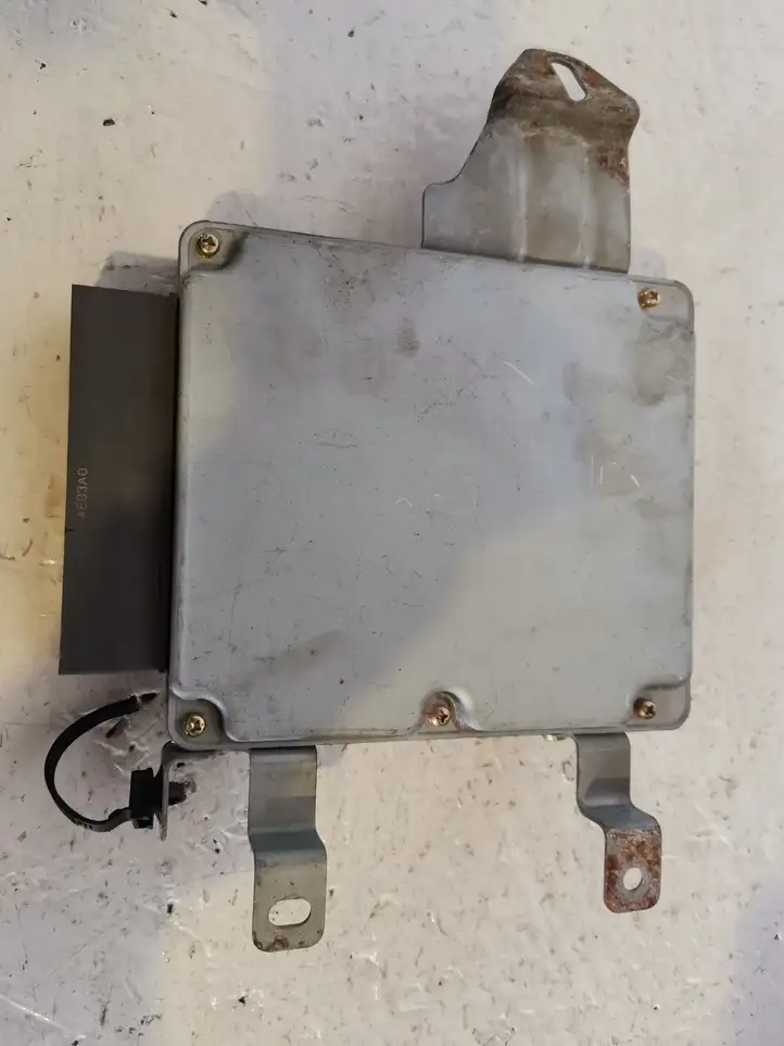 Mazda 6 (2002 - 2005) RF7G1881A Блок управления двигателем (ЭБУ) — фото 2