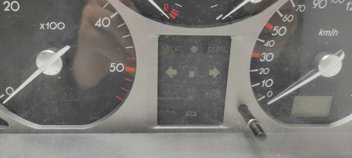 Renault Laguna (2001 - 2005)  8200218878 Спидометр (приборный щиток)
