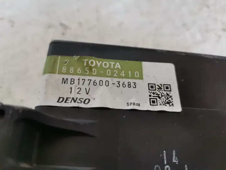 Toyota Auris 150 (2006 - 2012) 8865002410 Модуль управления кондиционером — фото 3