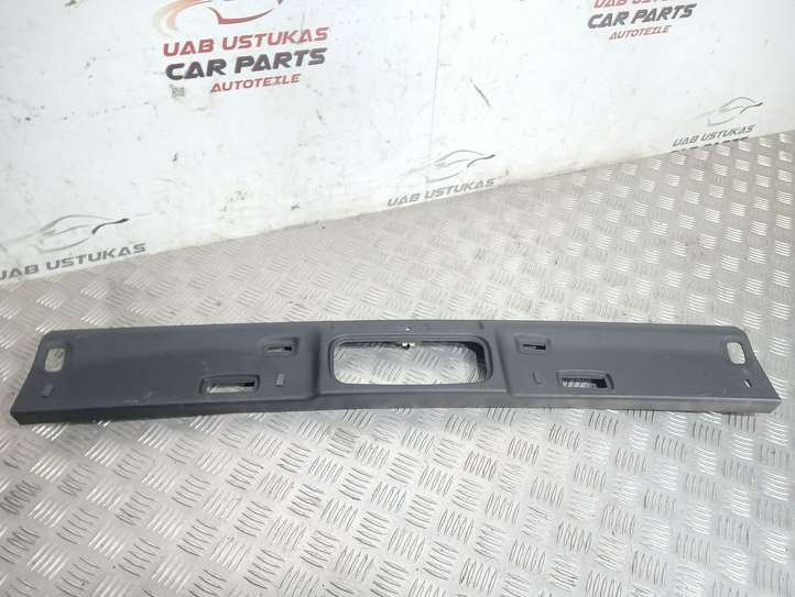 Audi A4 (2007 - 2011)  8H0867360 Потолок