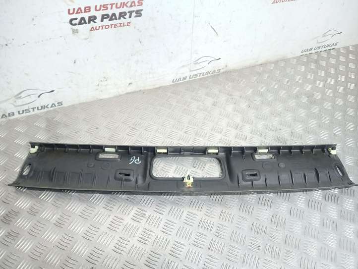 Audi A4 (2007 - 2011)  8H0867360 Потолок