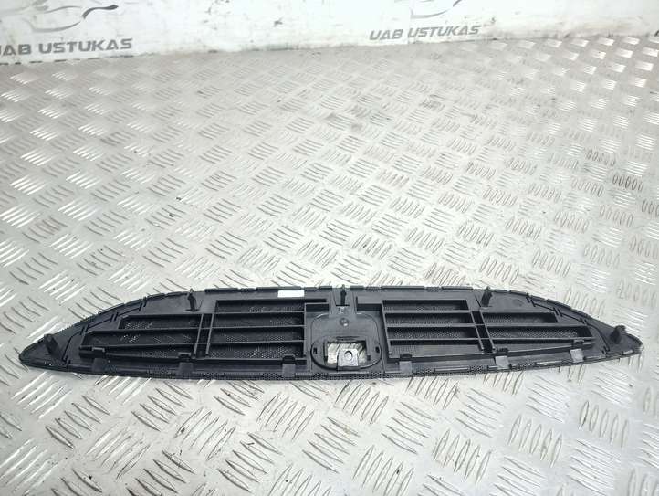 Volkswagen PASSAT B7 (2011 - 2014)  3C0819153B Воздушная решётка окна