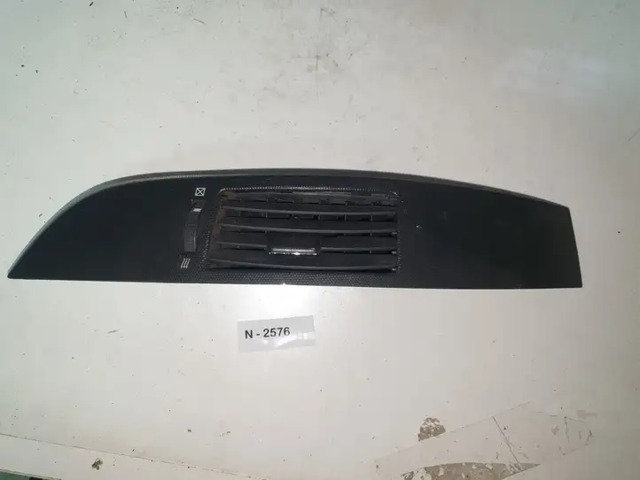 Toyota Corolla Verso E121 (2004 - 2007) 5568064020 Воздуховоды системы отопления/климатики — фото 3