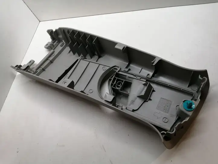 Toyota Auris E180 (2012 - 2018) 7325502040 Накладка ремня безопасности — фото 6