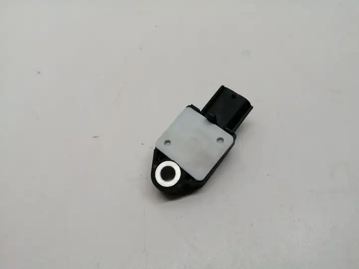 Toyota Auris E180 (2012 - 2018) 8983102130 Датчик удара SRS — фото 3