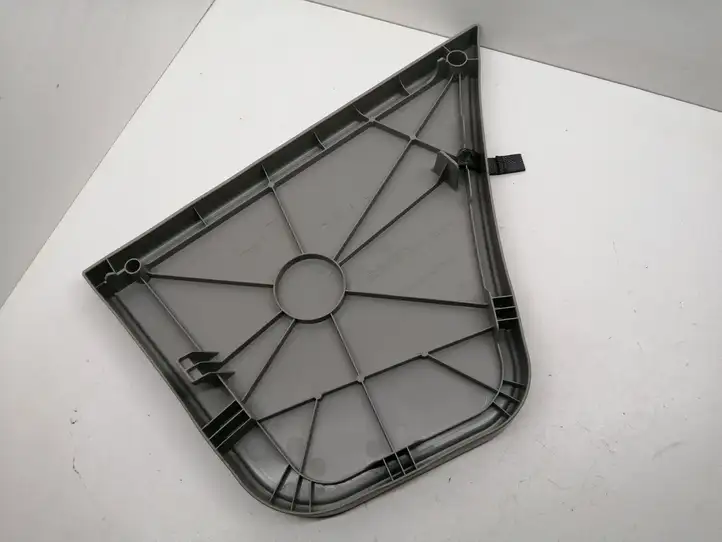 Toyota Prius (XW30) (2009 - 2015) 5841847030 Прочая отделка багажника — фото 2