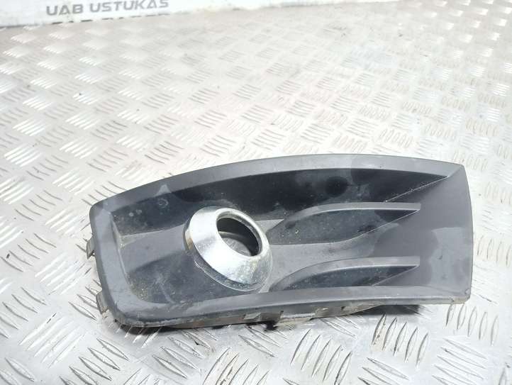 Ford Mondeo Mk III (2000 - 2007)  1S7J15A246 Нижняя решётка (из трех частей)