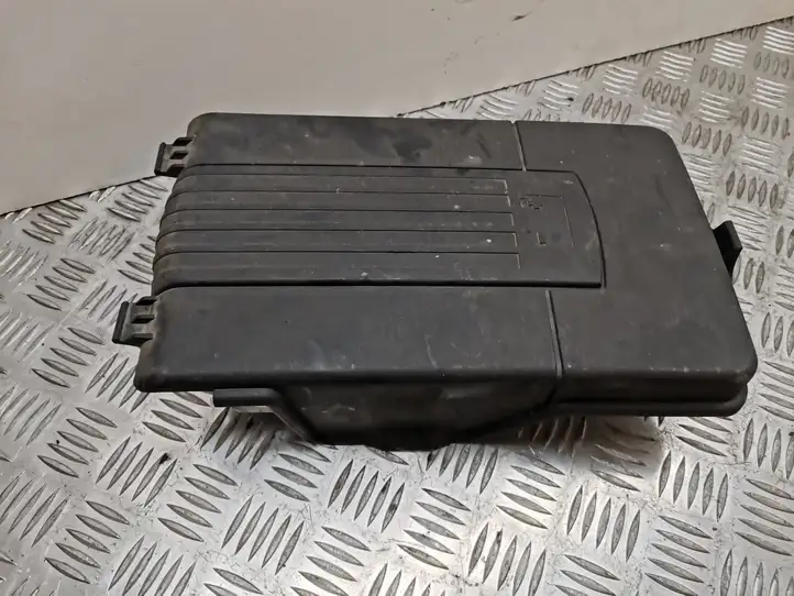 Volkswagen PASSAT B6 (2005 - 2010) 1K0915443A Крышка ящика аккумулятора — фото 1