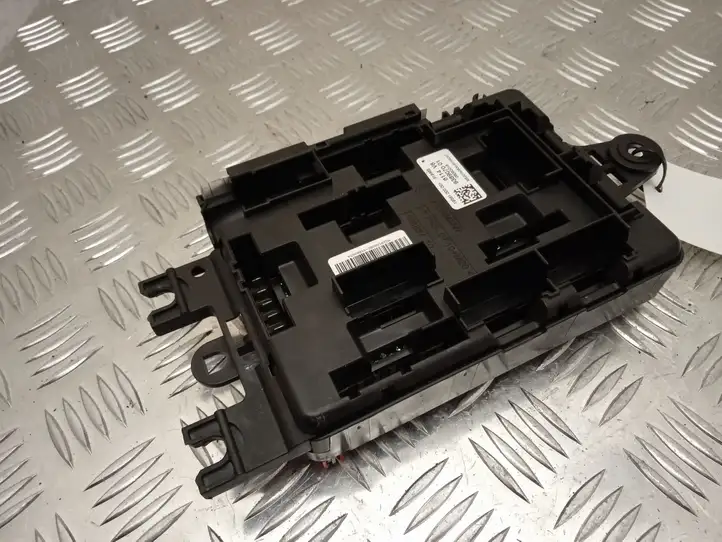 BMW 2 F22 F23 (2013 - 2017) 9389070 Блок предохранителей — фото 2