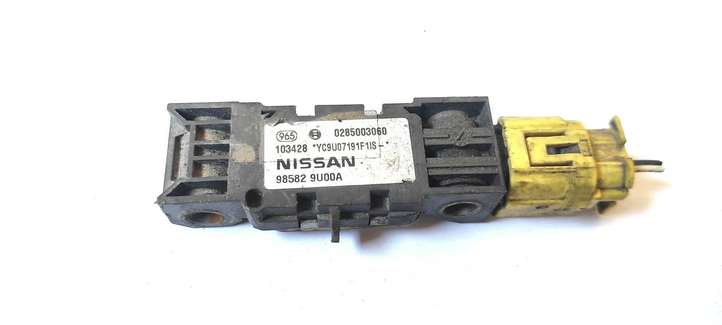 Nissan Note (E11) (2006 - 2014)  0285003060 Датчик удара надувных подушек