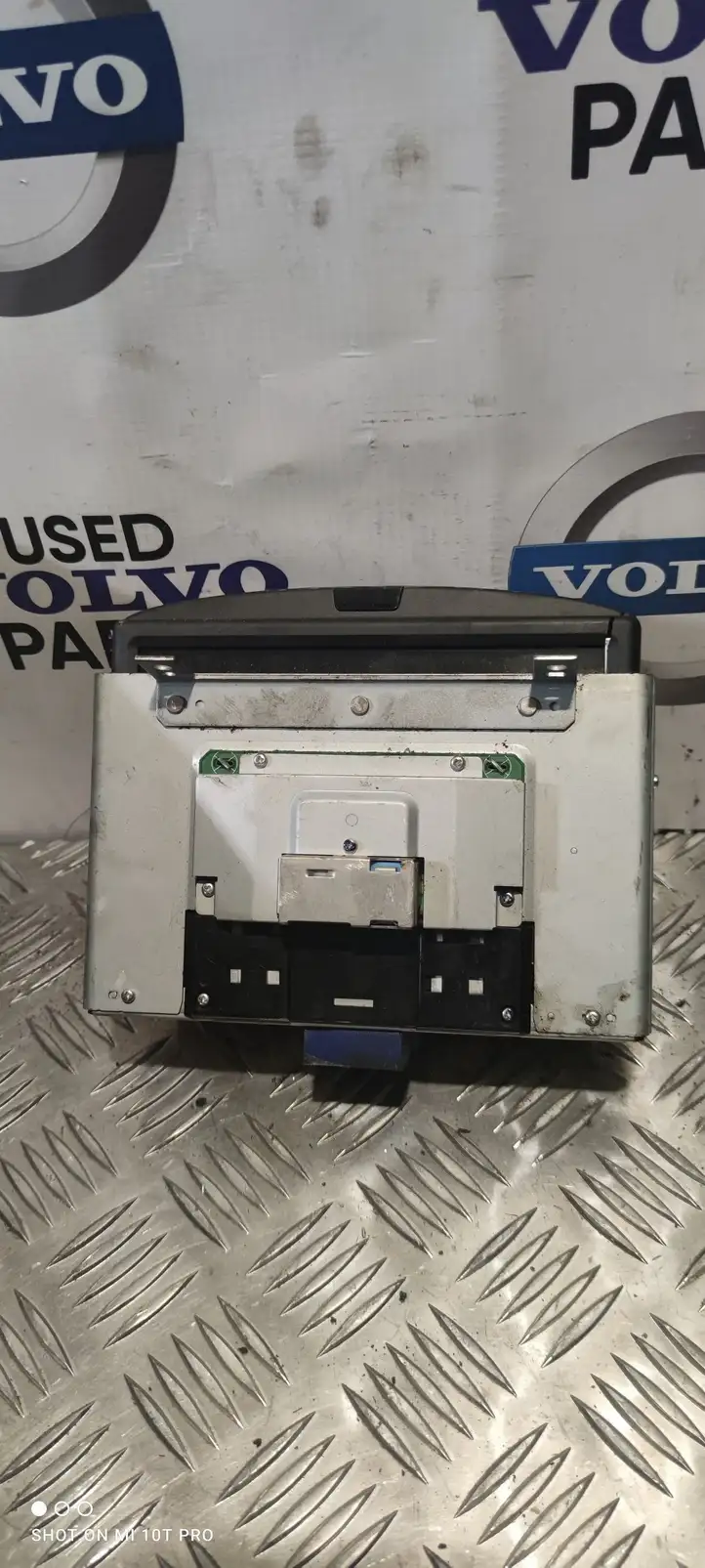 Volvo XC90 (2006 - 2014) 307756261 Дисплей — фото 1